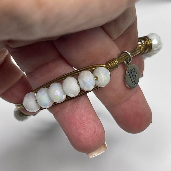 BOURBON & BOWETIES gold tone bracelet bangle petite faceted white beads jewelry - Picture 5 of 10